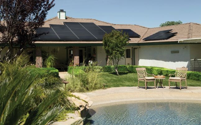 Maison avec panneaux solaires
